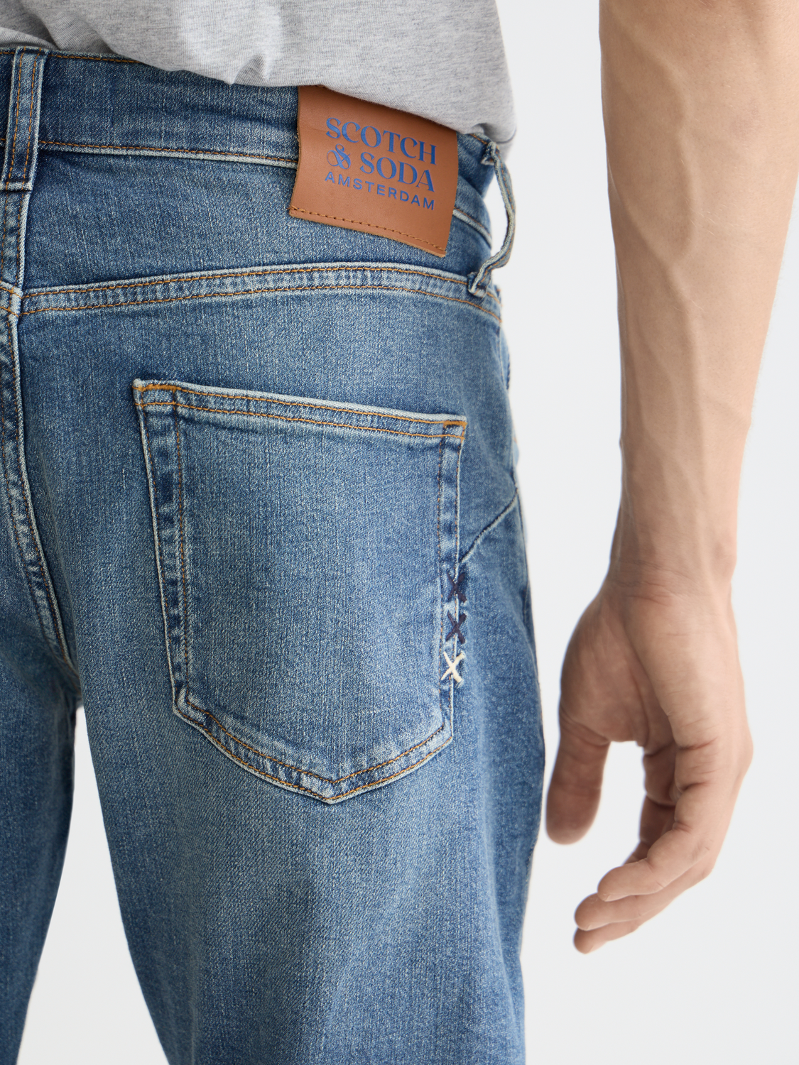 Scotch & Soda - Zee Straight Fit Jeans - Blue Moves
