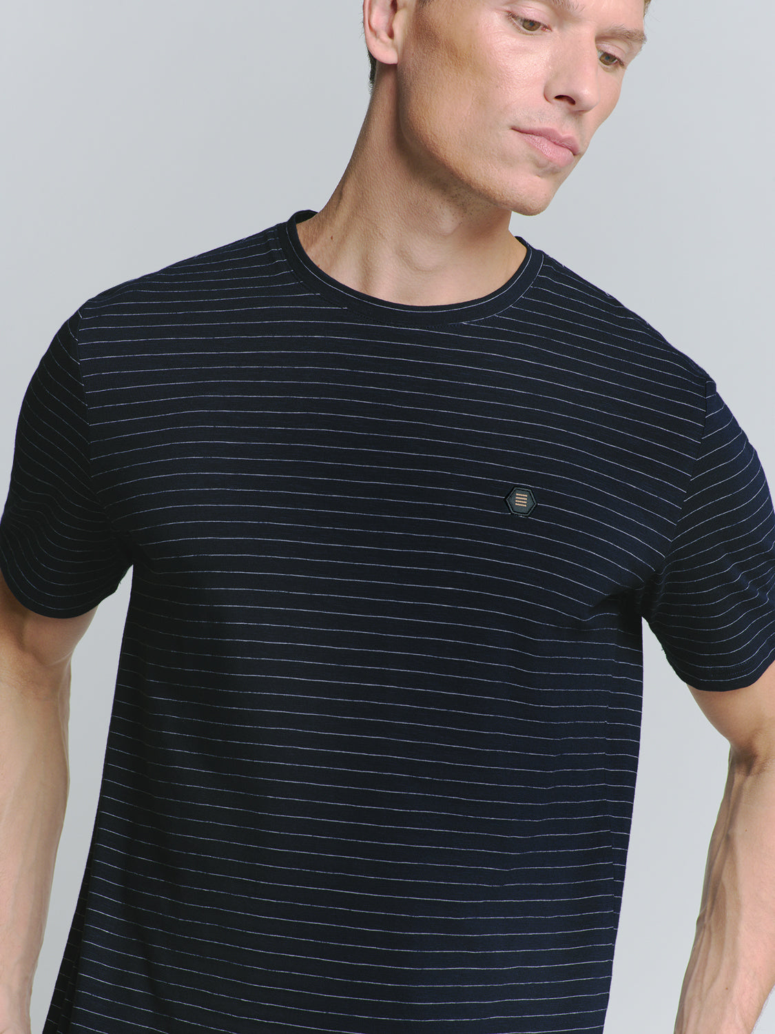No Excess - Crewneck Pin Stripe T-Shirt - Deep Blue
