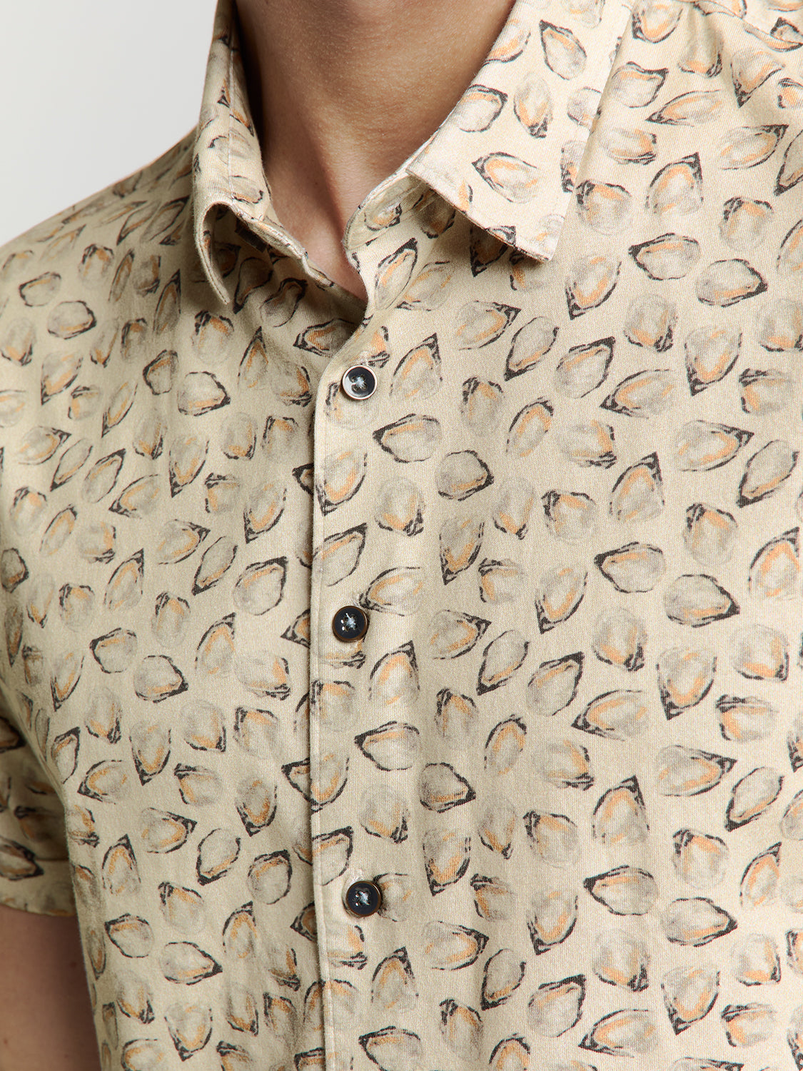 No Excess - Knitted Jersey Short Sleeved Shirt - Oysters/Sand