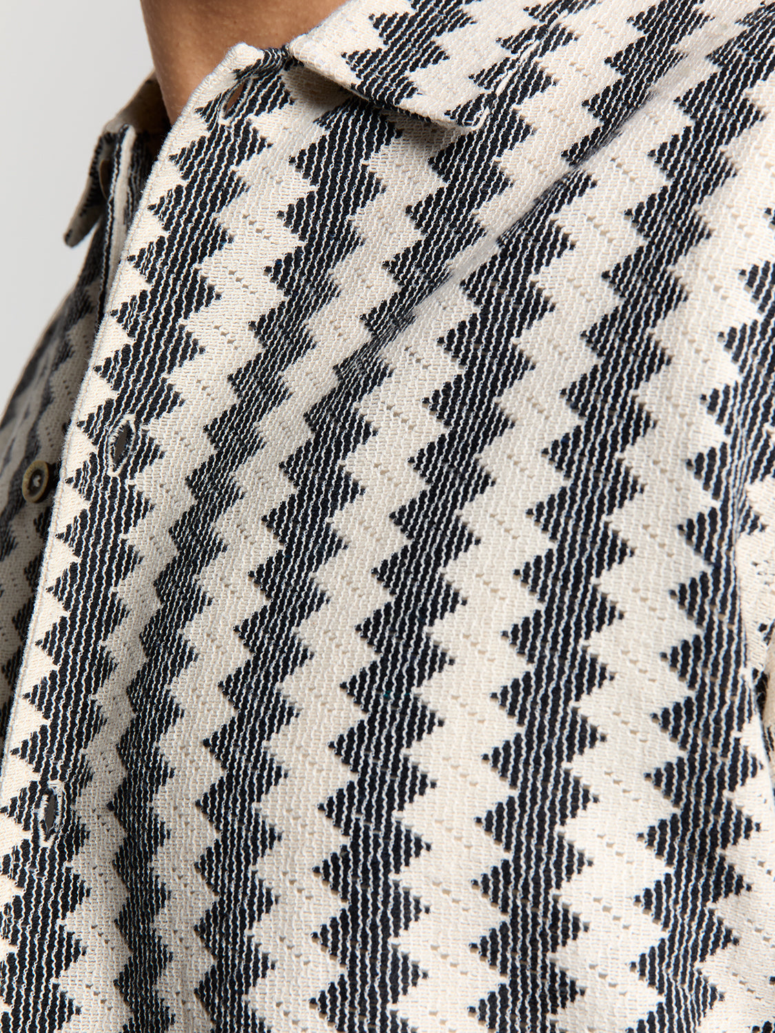 No Excess - Knitted Jersey Short Sleeved Shirt - Off White Stripe