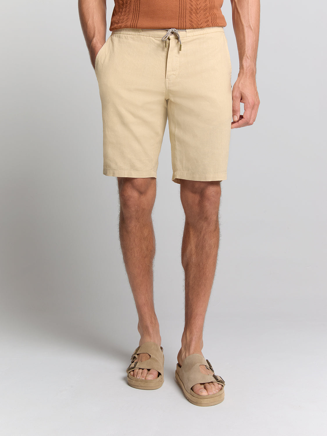 No Excess - Woven Linen Blend Shorts - Sand